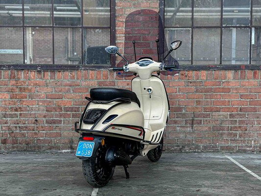 Vespa Sprint 4T Piaggio 2015, DDN-53-B Scooter