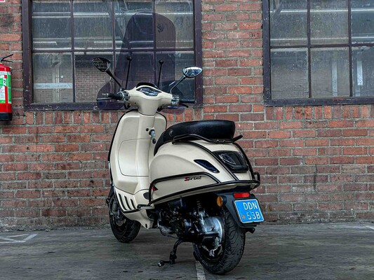Vespa Sprint 4T Piaggio 2015, DDN-53-B Scooter