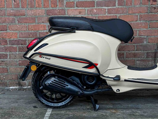 Vespa Sprint 4T Piaggio 2015, DDN-53-B Scooter