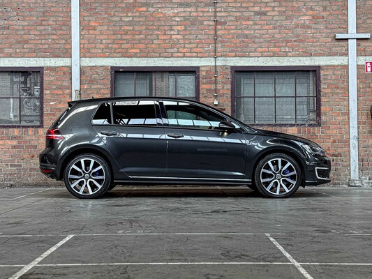 Volkswagen Golf GTE 1.4 TSI 150pk 2015, HH-798-L