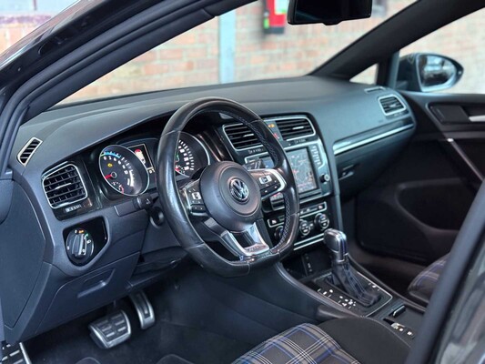 Volkswagen Golf GTE 1.4 TSI 150pk 2015, HH-798-L