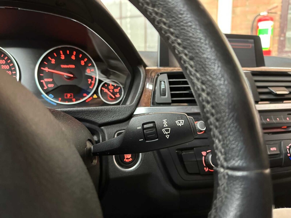 BMW 320i High Executive 184pk 2012 3-serie, 75-XGB-4