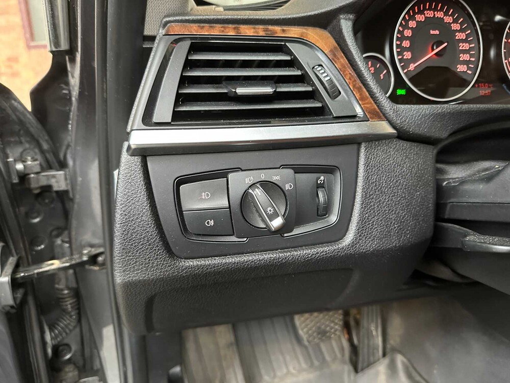 BMW 320i High Executive 184pk 2012 3-serie, 75-XGB-4