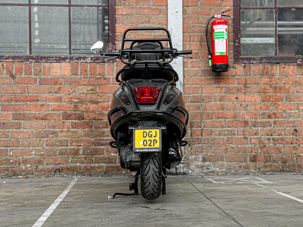 Vespa Sprint 4T Piaggio Scooter, DGJ-02-P