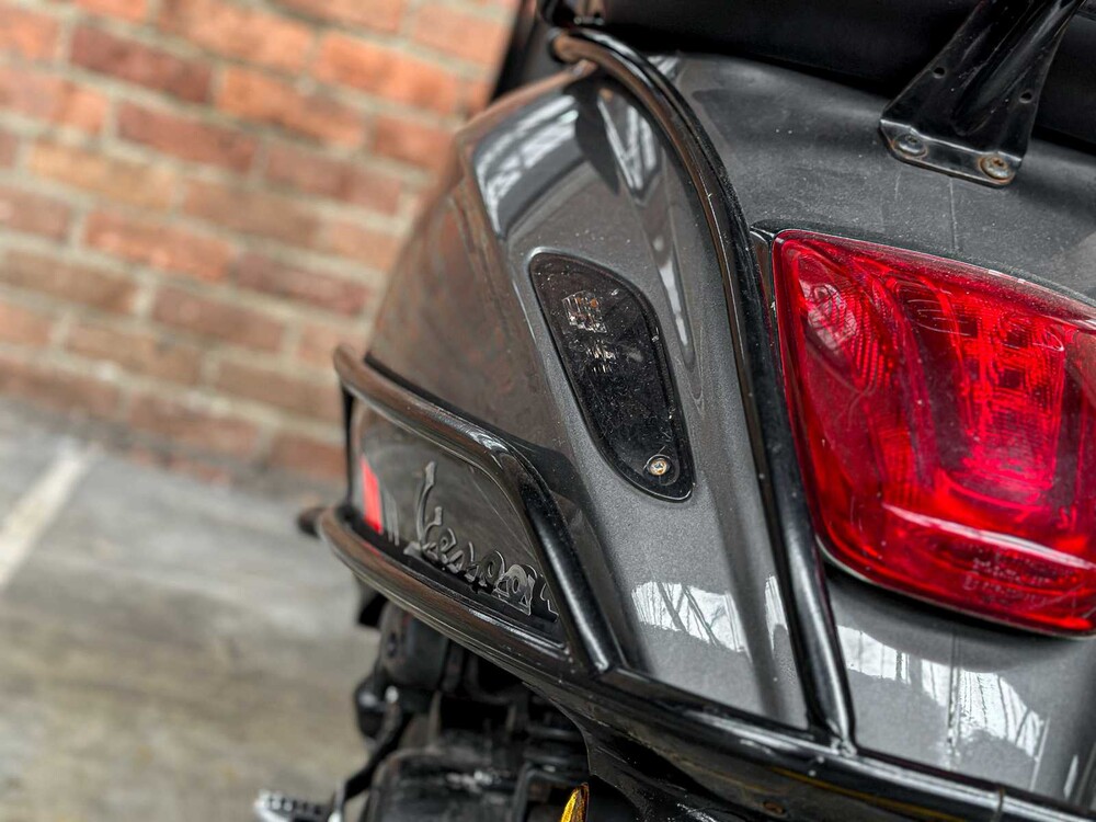 Vespa Sprint 4T Piaggio Scooter, DGJ-02-P