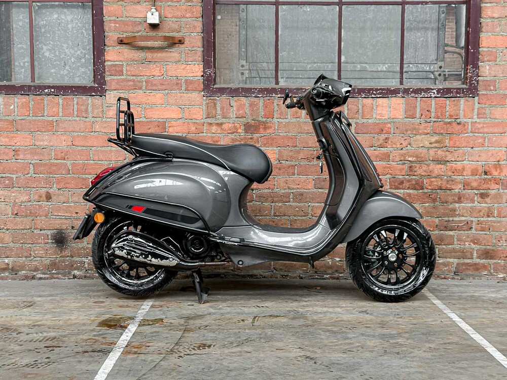 Vespa Sprint 4T Piaggio Scooter, DGJ-02-P