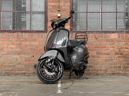 Vespa Sprint 4T Piaggio Scooter, DGJ-02-P