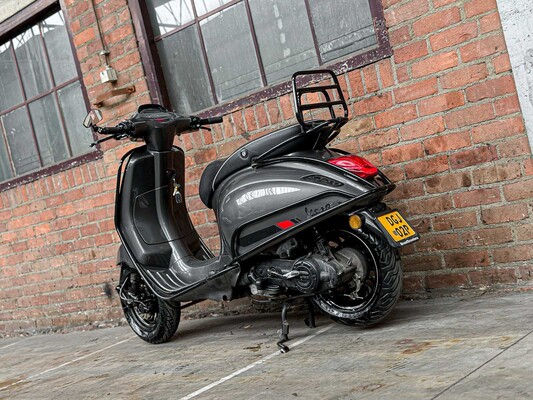 Vespa Sprint 4T Piaggio Scooter, DGJ-02-P