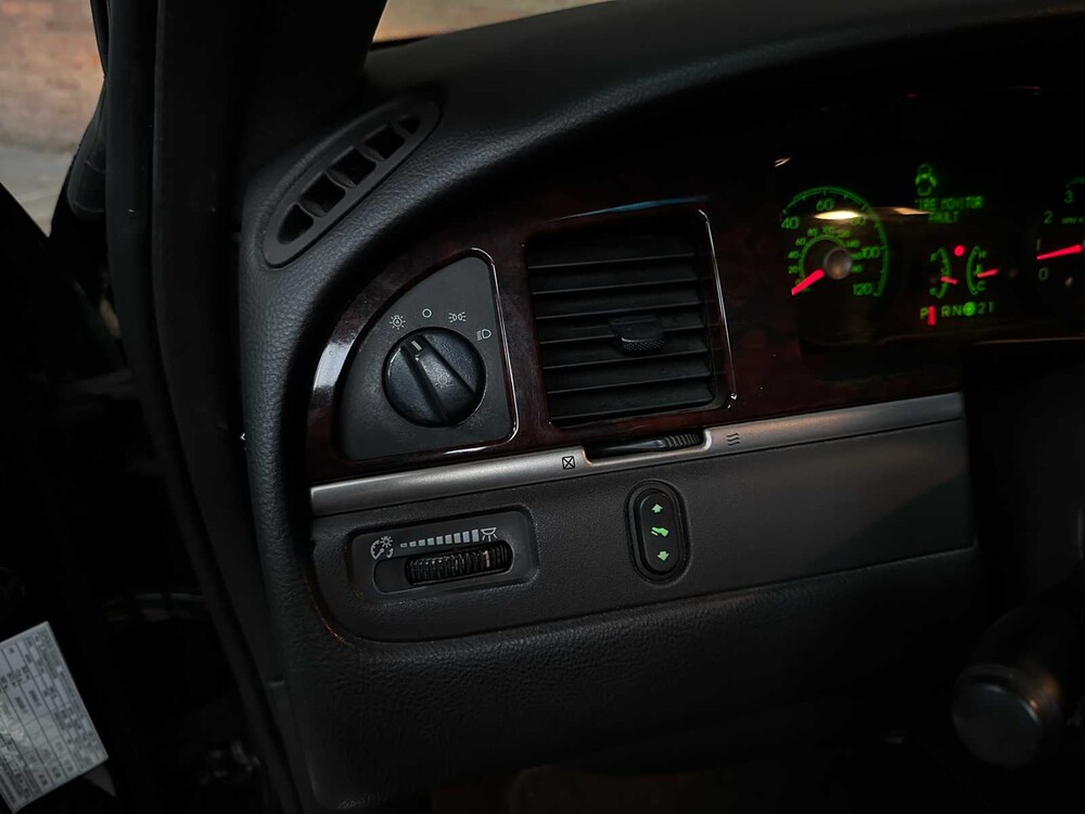 Lincoln Superior Coach Begrafenisauto Town Car 242pk 2009, 43-HRN-4 Youngtimer