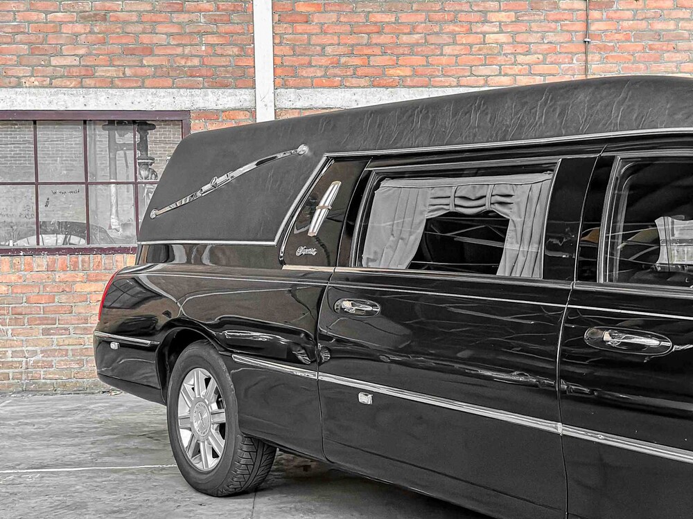 Lincoln Superior Coach Begrafenisauto Town Car 242pk 2009, 43-HRN-4 Youngtimer