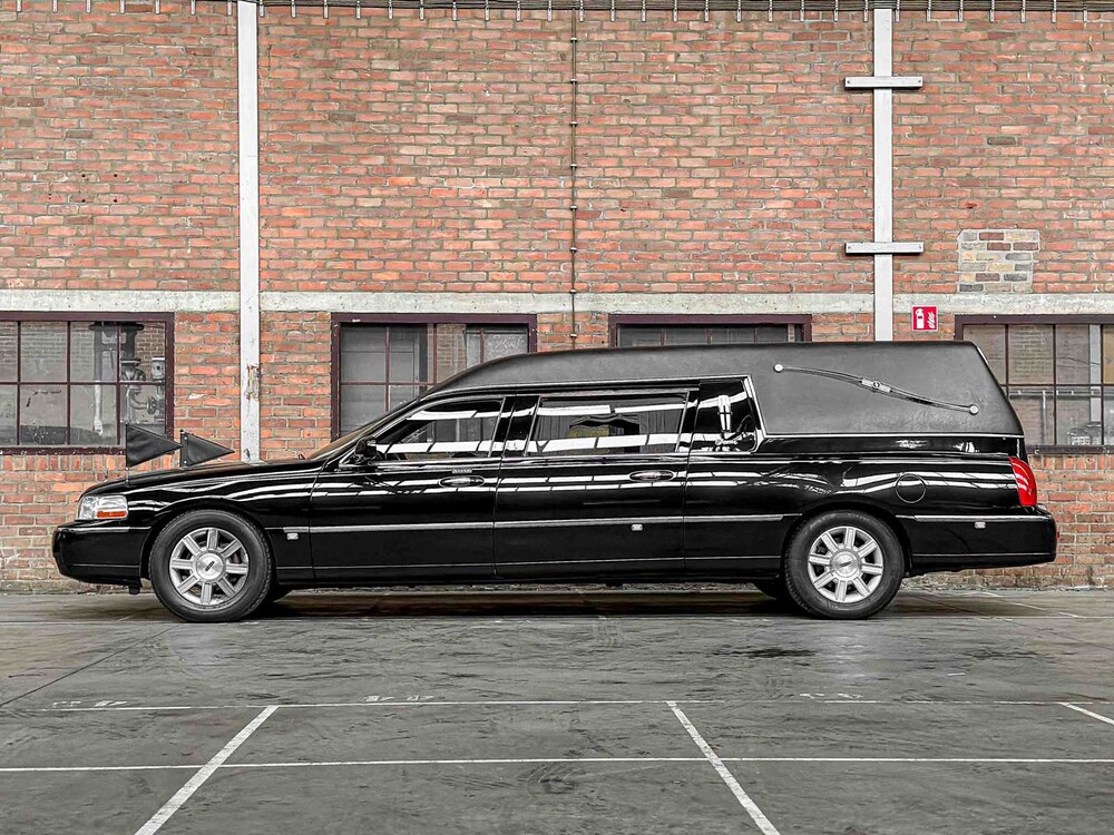 Lincoln Superior Coach Begrafenisauto Town Car 242pk 2009, 43-HRN-4 Youngtimer