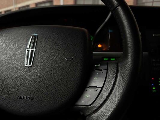 Lincoln Superior Coach Begrafenisauto Town Car 242pk 2009, 43-HRN-4 Youngtimer