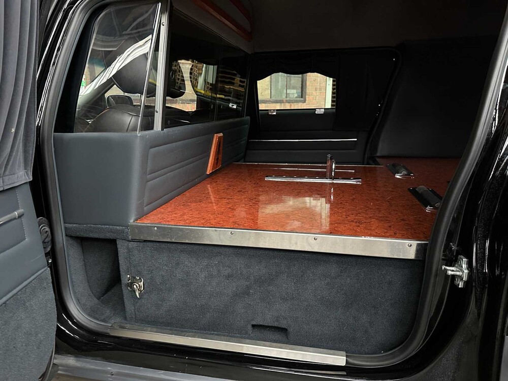 Cadillac DTS Superior Coach Begrafenisauto 305pk 2011, PP-415-P