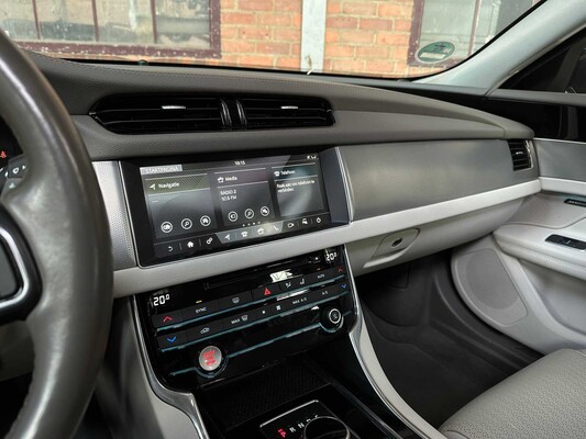 Jaguar XF 2.0d Portfolio 179pk 2017, ND-065-G