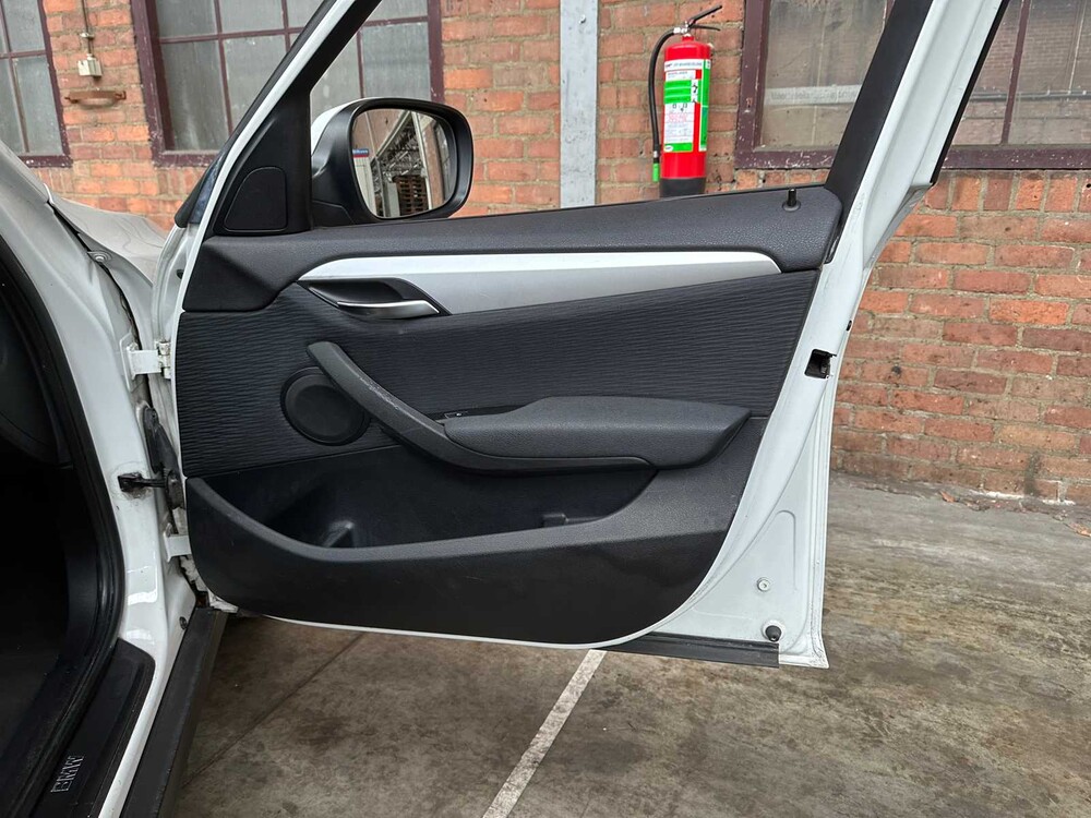 BMW X1 sDrive18i Executive 150pk 2010, 75-LDD-2