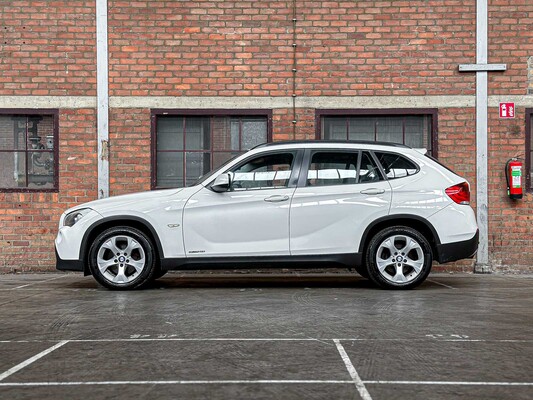 BMW X1 sDrive18i Executive 150pk 2010, 75-LDD-2