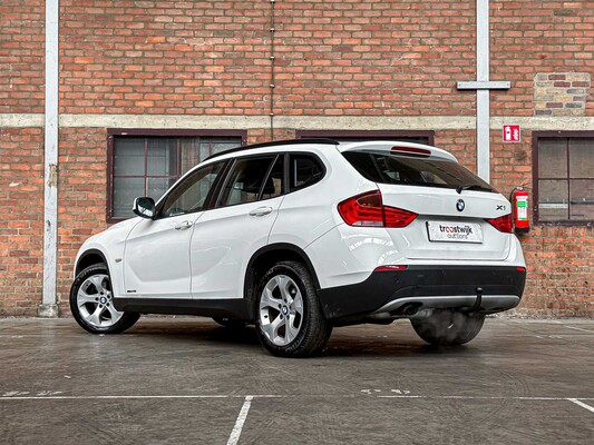BMW X1 sDrive18i Executive 150pk 2010, 75-LDD-2