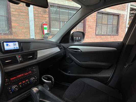 BMW X1 sDrive18i Executive 150pk 2010, 75-LDD-2