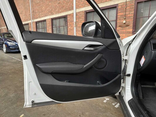 BMW X1 sDrive18i Executive 150pk 2010, 75-LDD-2