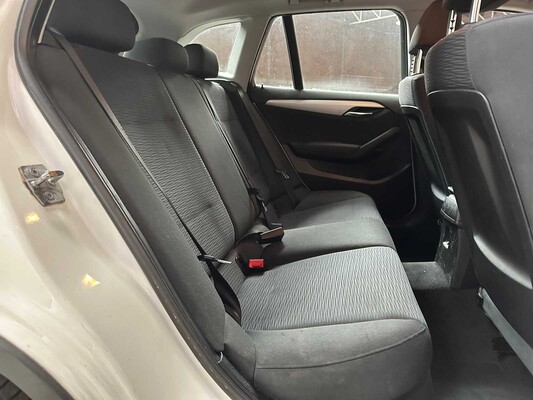 BMW X1 sDrive18i Executive 150pk 2010, 75-LDD-2