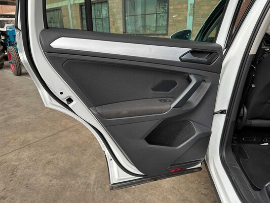 Volkswagen Tiguan 1.4 TSI Comfortline Business 125pk 2017, L-861-HP