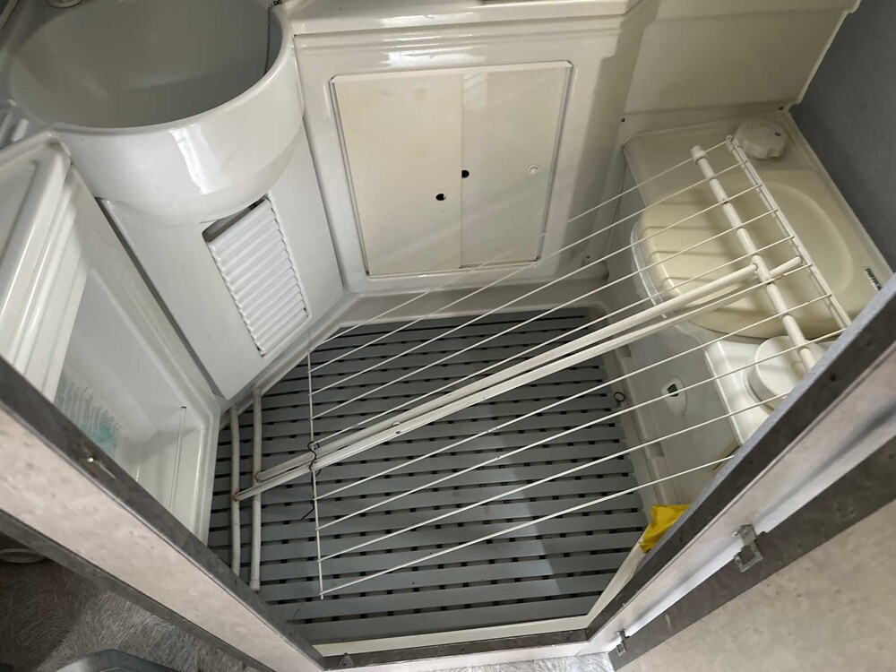 Volkswagen 70X0D Camper 78pk 1994, 85-BL-LJ