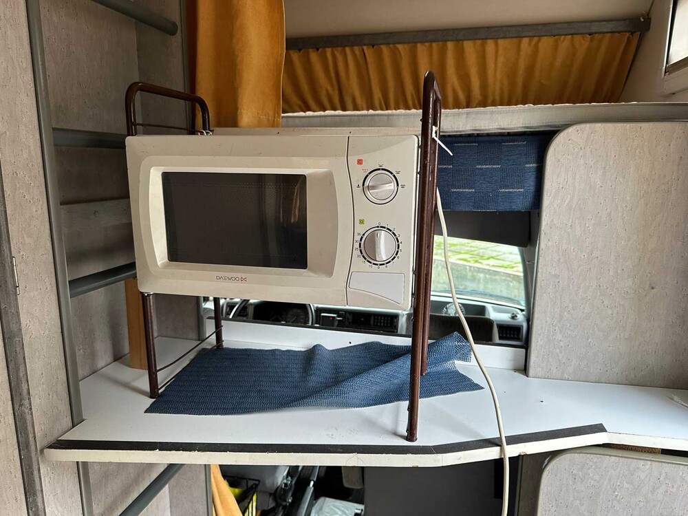 Volkswagen 70X0D Camper 78pk 1994, 85-BL-LJ