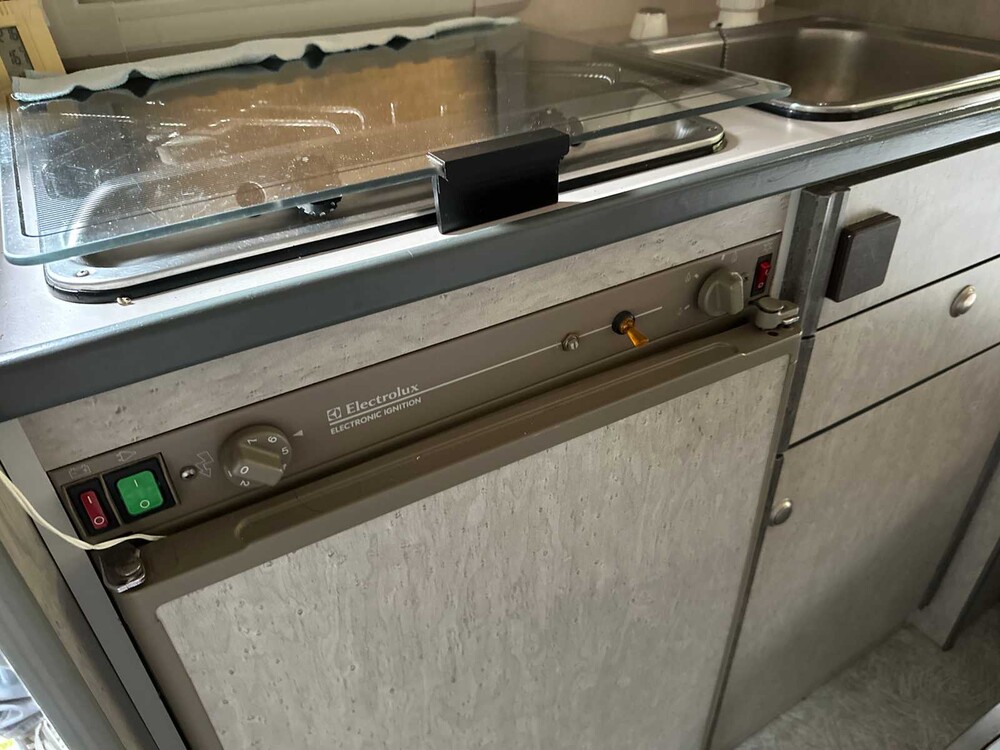 Volkswagen 70X0D Camper 78pk 1994, 85-BL-LJ