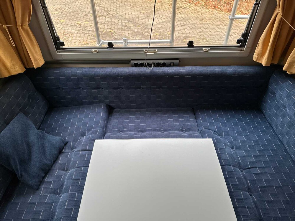 Volkswagen 70X0D Camper 78pk 1994, 85-BL-LJ