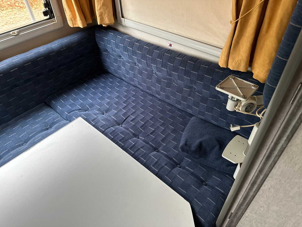 Volkswagen 70X0D Camper 78pk 1994, 85-BL-LJ