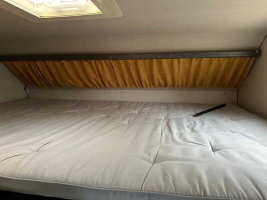 Volkswagen 70X0D Camper 78pk 1994, 85-BL-LJ