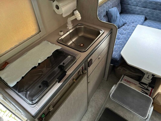 Volkswagen 70X0D Camper 78pk 1994, 85-BL-LJ