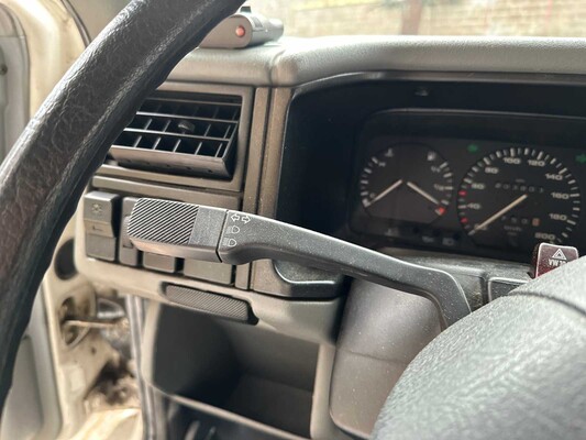 Volkswagen 70X0D Camper 78pk 1994, 85-BL-LJ