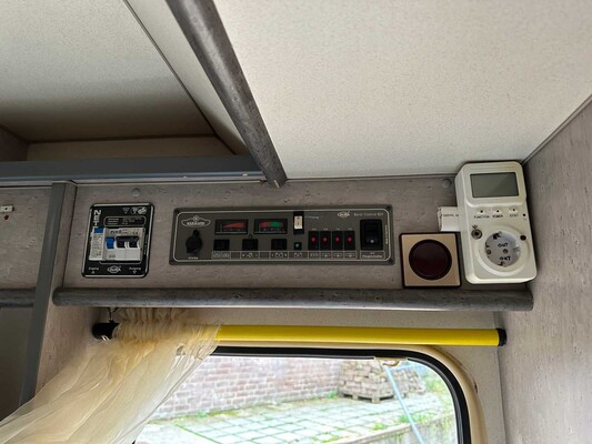 Volkswagen 70X0D Camper 78pk 1994, 85-BL-LJ