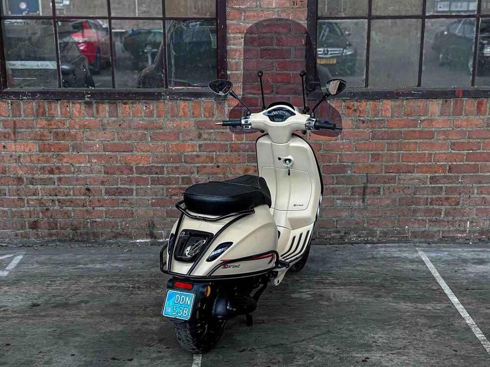 Vespa Sprint 4T Piaggio 2015, DDN-53-B Scooter