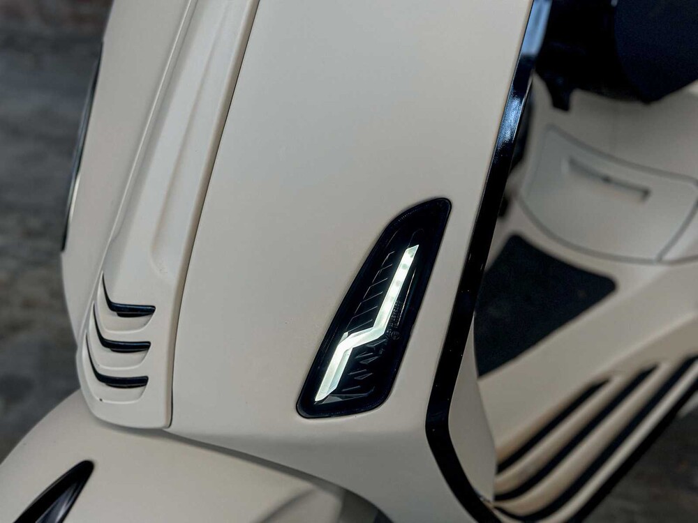 Vespa Sprint 4T Piaggio 2015, DDN-53-B Scooter