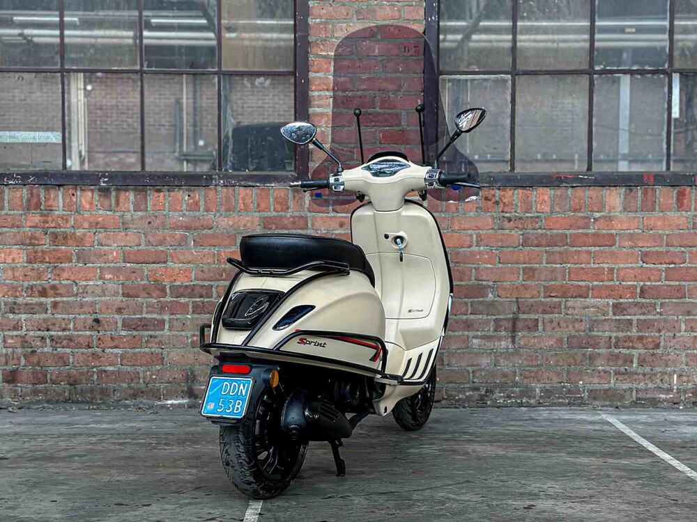 Vespa Sprint 4T Piaggio 2015, DDN-53-B Scooter