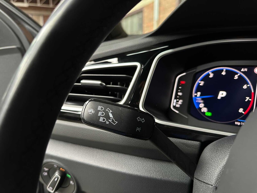 Volkswagen T-Roc R-line 1.5 150hp 2024