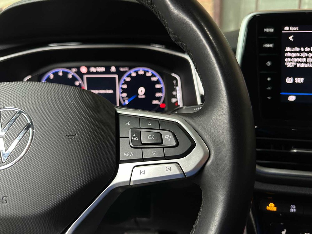 Volkswagen T-Roc R-line 1.5 150hp 2024