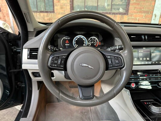 Jaguar XF 2.0d Portfolio 179pk 2017, ND-065-G