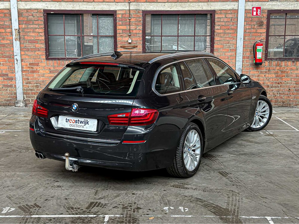 BMW 528i Touring Luxury Edition F11 245hp 2014 5-series, 6-TZT-71
