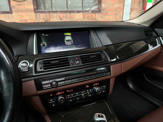 BMW 528i Touring Luxury Edition F11 245pk 2014 5-serie, 6-TZT-71