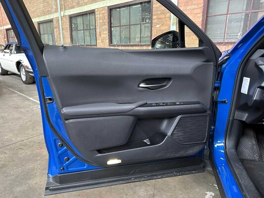 Lexus UX 250h Preference Line 184pk 2021, N-884-HP