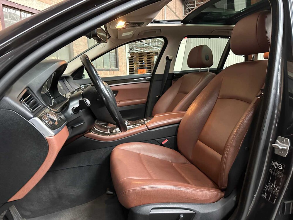 BMW 528i Touring Luxury Edition F11  245pk 2014 5-serie, 6-TZT-71