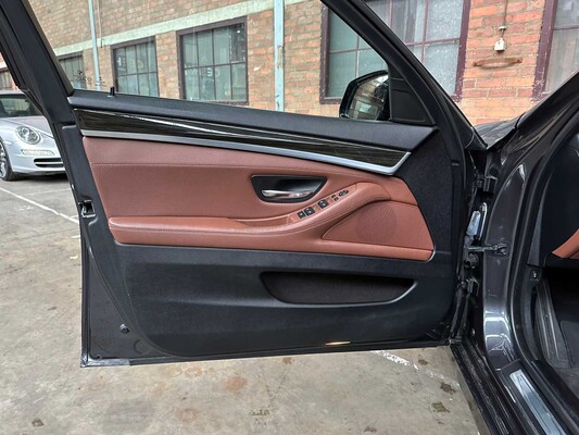 BMW 528i Touring Luxury Edition F11 245pk 2014 5-serie, 6-TZT-71