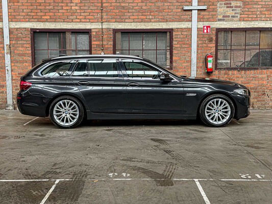 BMW 528i Touring Luxury Edition F11  245pk 2014 5-serie, 6-TZT-71