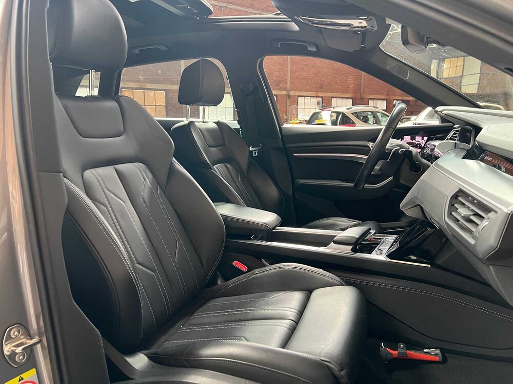 Audi e-tron 55 Quattro Advanced 95 kWh 360pk 2019 (Origineel-NL), G-111-ZL