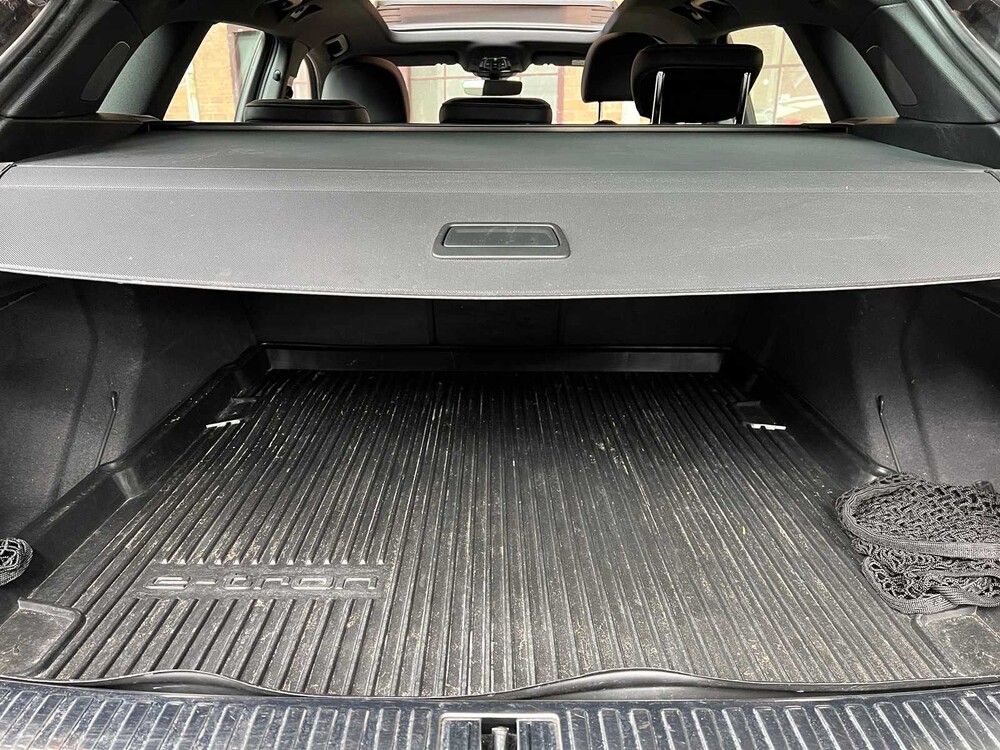 Audi e-tron 55 Quattro Advanced 95 kWh 360pk 2019 (Origineel-NL), G-111-ZL