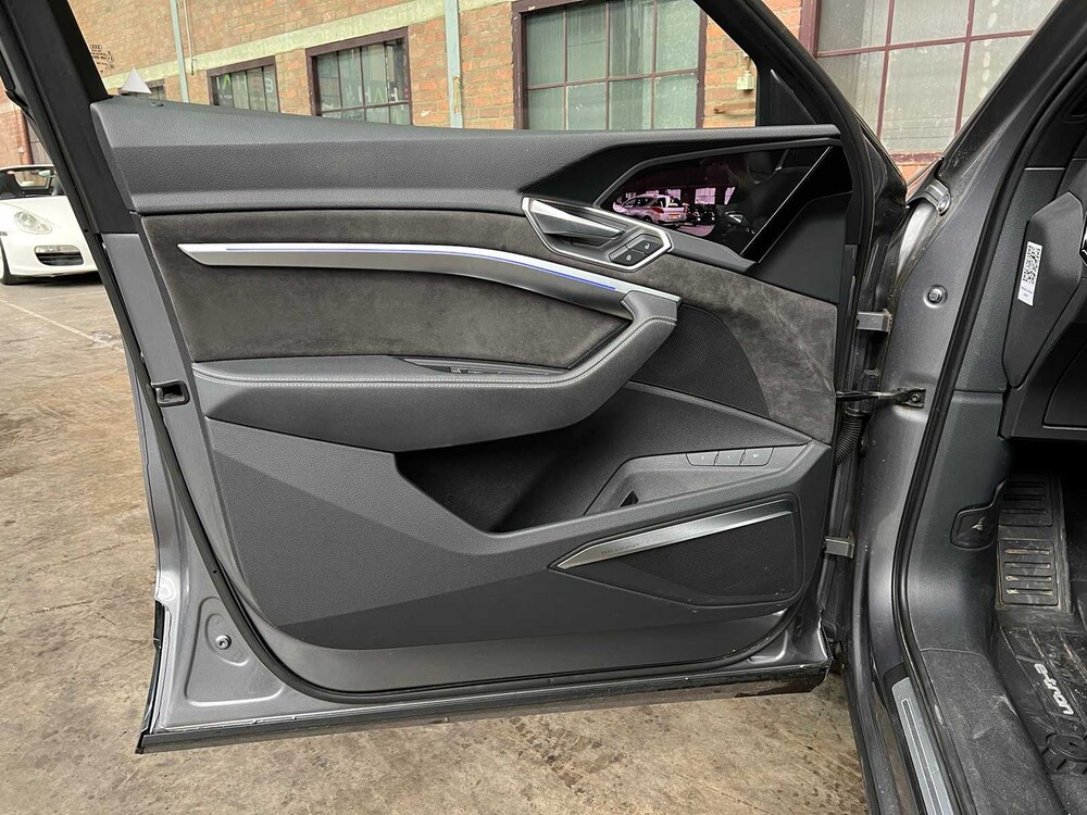 Audi e-tron 55 Quattro Advanced 95 kWh 360pk 2019 (Origineel-NL), G-111-ZL