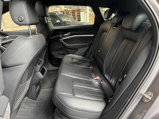 Audi e-tron 55 Quattro Advanced 95 kWh 360pk 2019 (Origineel-NL), G-111-ZL